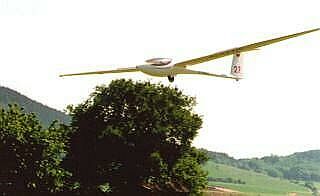 ASW 27 on final